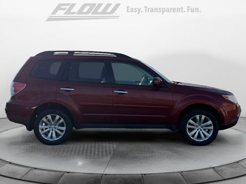 Used 2013 Subaru Forester 2.5X Premium w/ All-Weather Plus Pkg AWD/4WD image 10