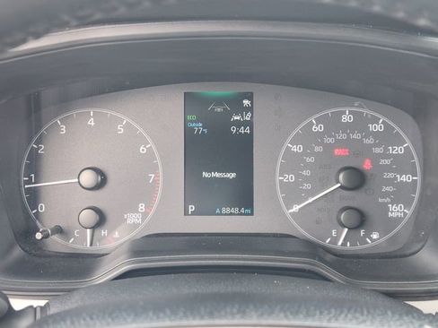 Used 2024 Toyota Corolla SE FWD image 11