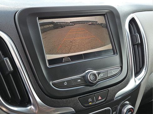 Used 2022 Chevrolet Equinox LT image 16