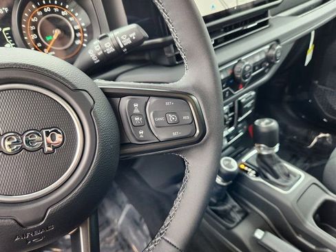 New 2025 Jeep Wrangler Unlimited Rubicon w/ XTREMEE 35" Tire Package image 21