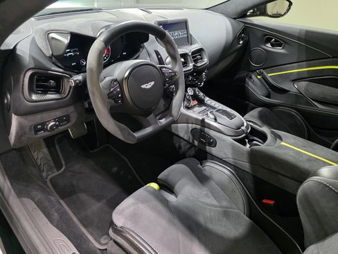 Used 2023 Aston Martin V8 Vantage Coupe image 3