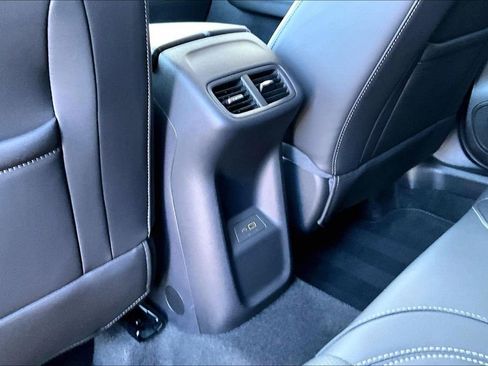 Used 2025 Buick Envision Preferred image 32