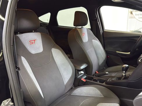 Used 2018 Ford Focus ST image 16