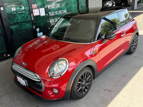 Used 2014 MINI Cooper 2-Door Hardtop FWD image 2