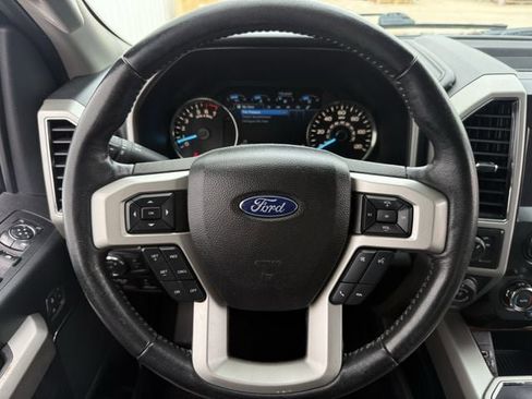 Used 2019 Ford F150 Lariat image 12