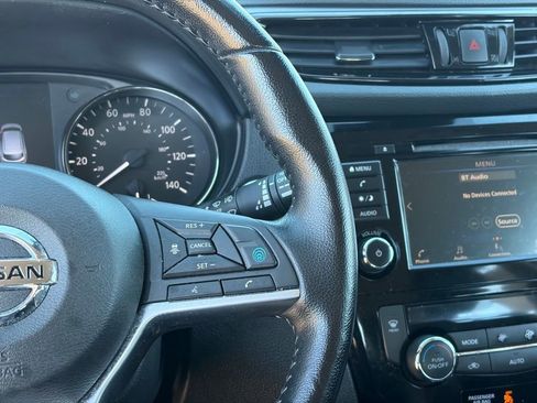 Certified 2022 Nissan Rogue Sport SV w/ Technology Package image 17