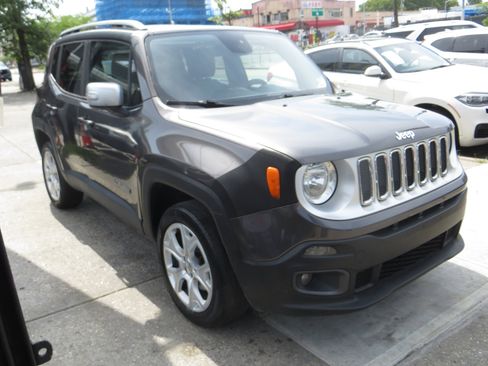 Used 2016 Jeep Renegade Limited image 3