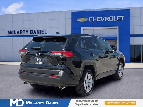 Used 2025 Toyota RAV4 LE FWD image 5