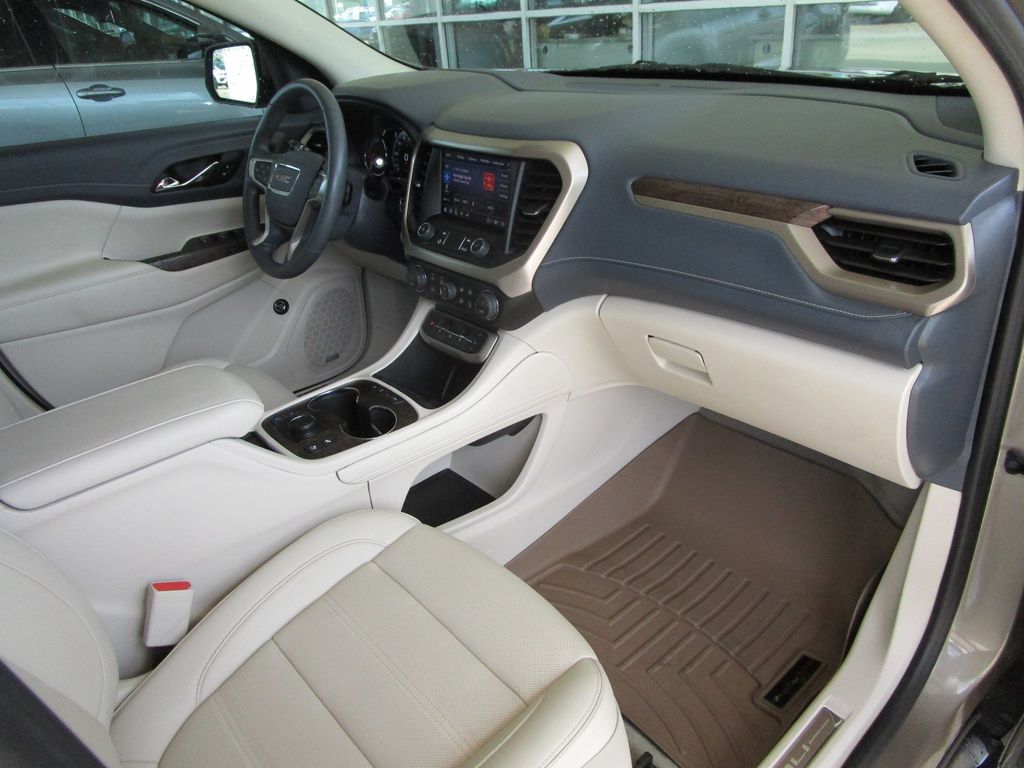 Used 2023 GMC Acadia Denali w/ Denali Ultimate Package FWD image 33