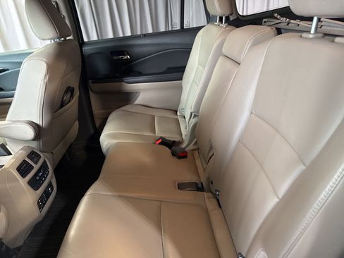 Used 2016 Honda Pilot Touring image 17
