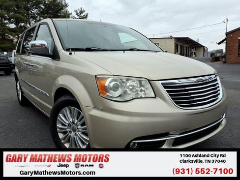 Used 2012 Chrysler Town & Country Limited w/ Luxury Group image 1