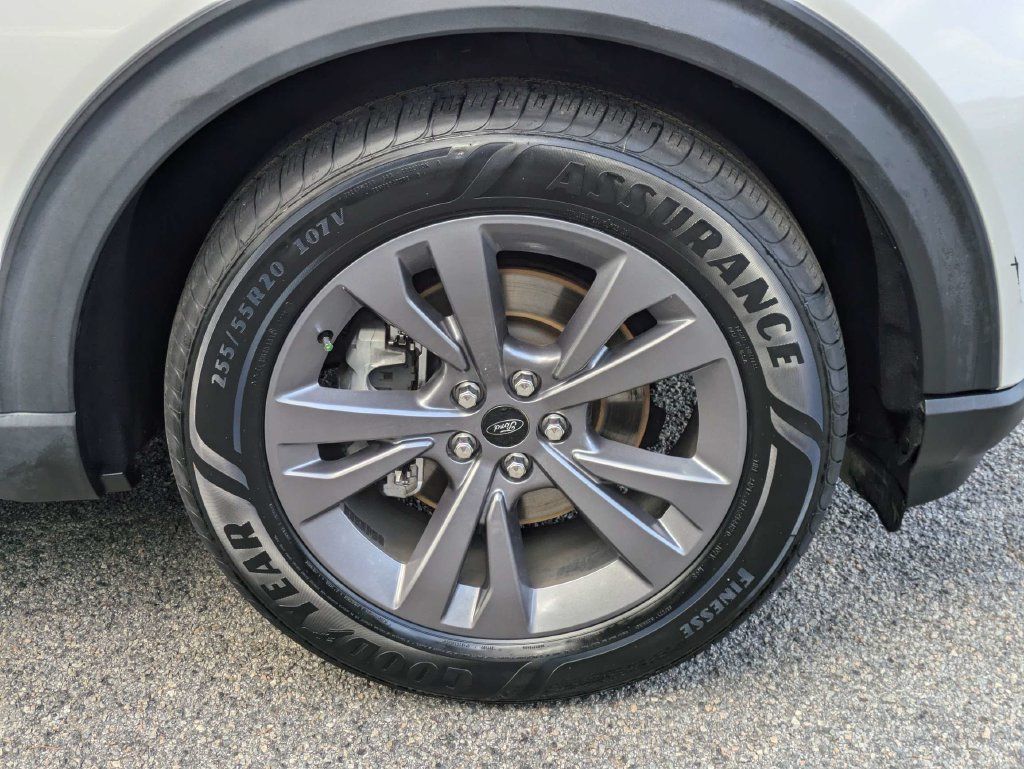 Used 2023 Ford Explorer XLT w/ Equipment Group 202A RWD image 11