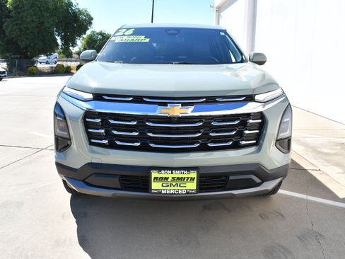 Used 2026 Chevrolet Equinox LT w/ Convenience Package II FWD image 3