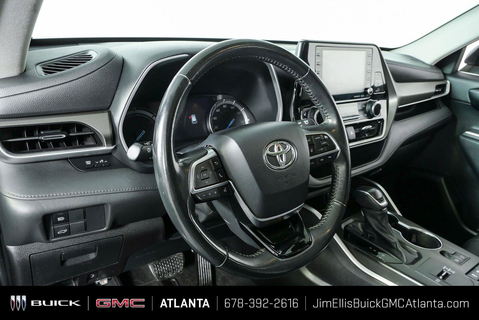 Used 2021 Toyota Highlander XLE FWD image 4