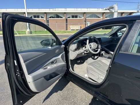 New 2026 Hyundai Elantra Sport w/ Cargo Package FWD image 18