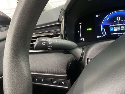 Used 2025 Toyota Camry LE image 25