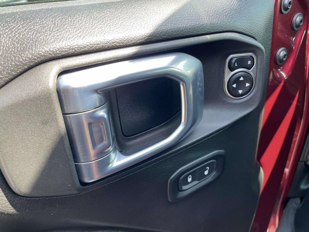 Used 2021 Jeep Wrangler Unlimited Sport AWD/4WD image 17