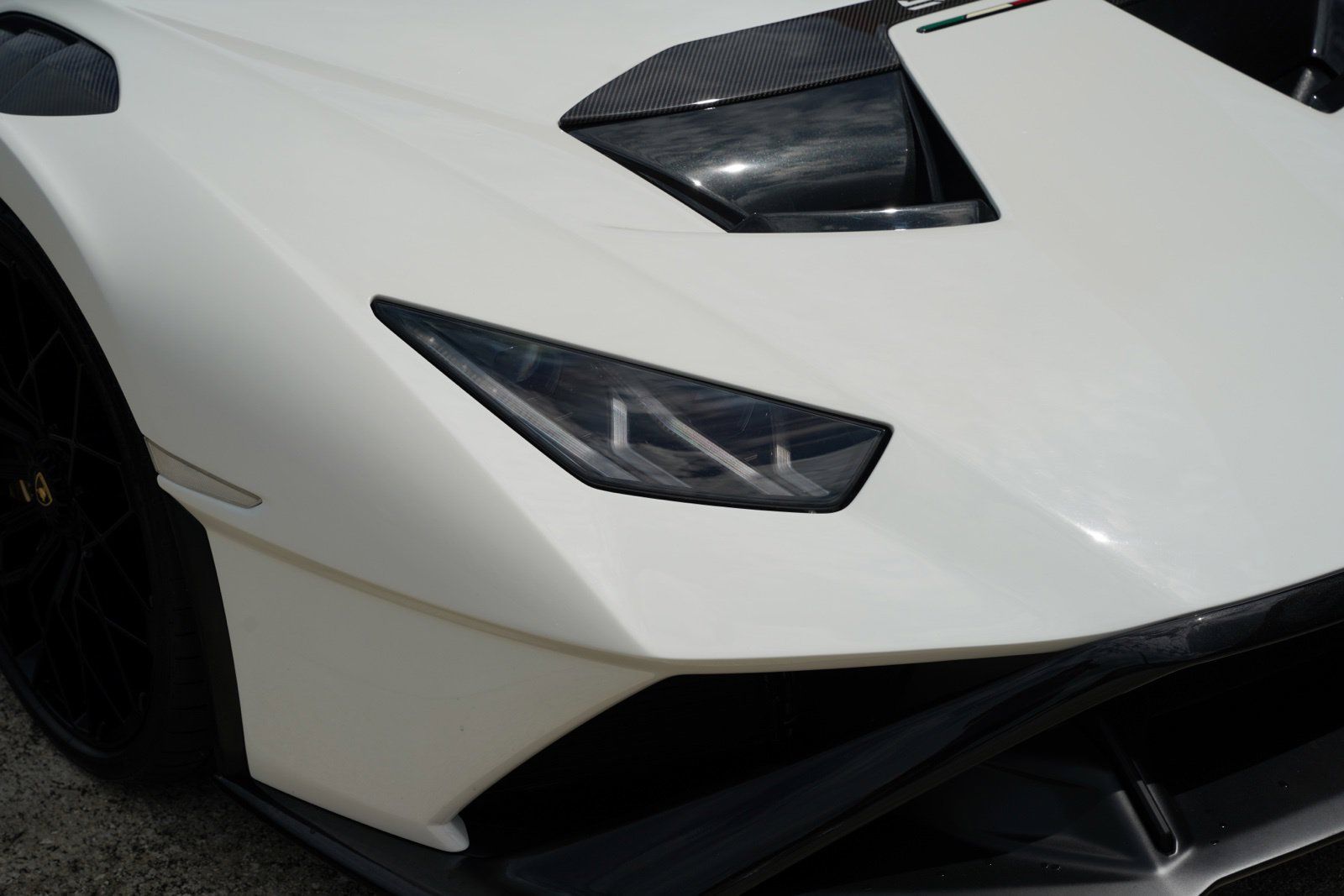 Used 2023 Lamborghini Huracan STO RWD image 6