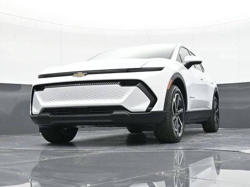 New 2026 Chevrolet Equinox EV LT FWD image 44
