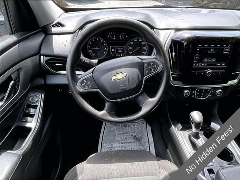 Used 2021 Chevrolet Traverse LS AWD/4WD image 4