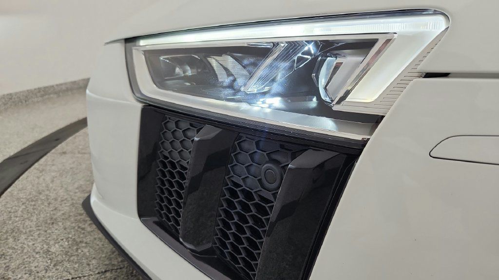 Used 2018 Audi R8 V10 RWD image 42