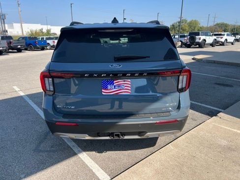 New 2025 Ford Explorer Active w/ Active Comfort Package image 4