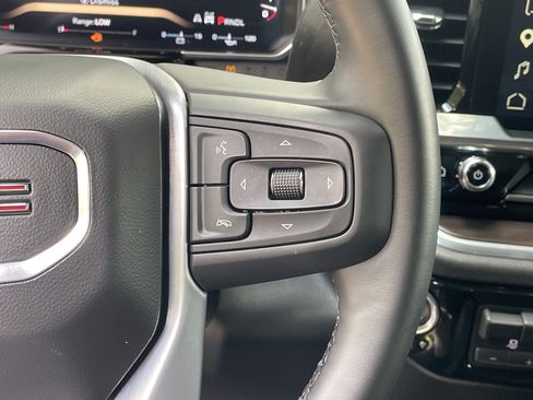 Used 2026 GMC Sierra 1500 SLT AWD/4WD image 19