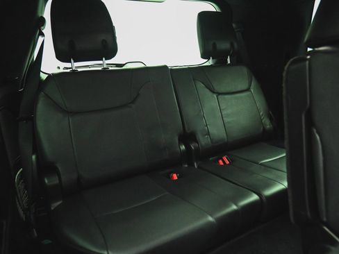 Used 2021 Lexus LX 570 4WD w/ Sport Package image 43