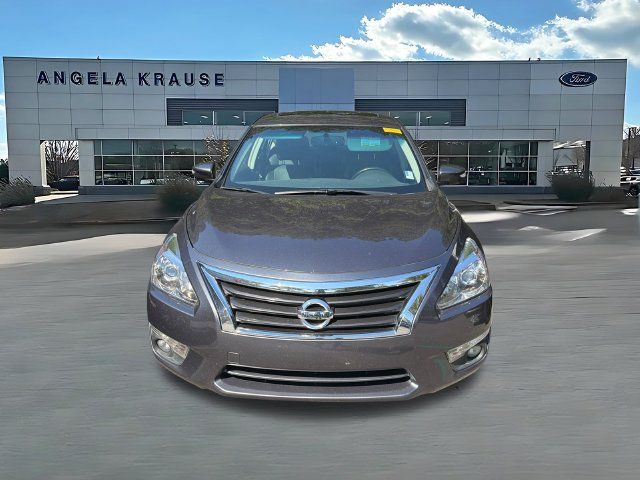 Used 2013 Nissan Altima 2.5 SL w/ Technology Pkg FWD image 2
