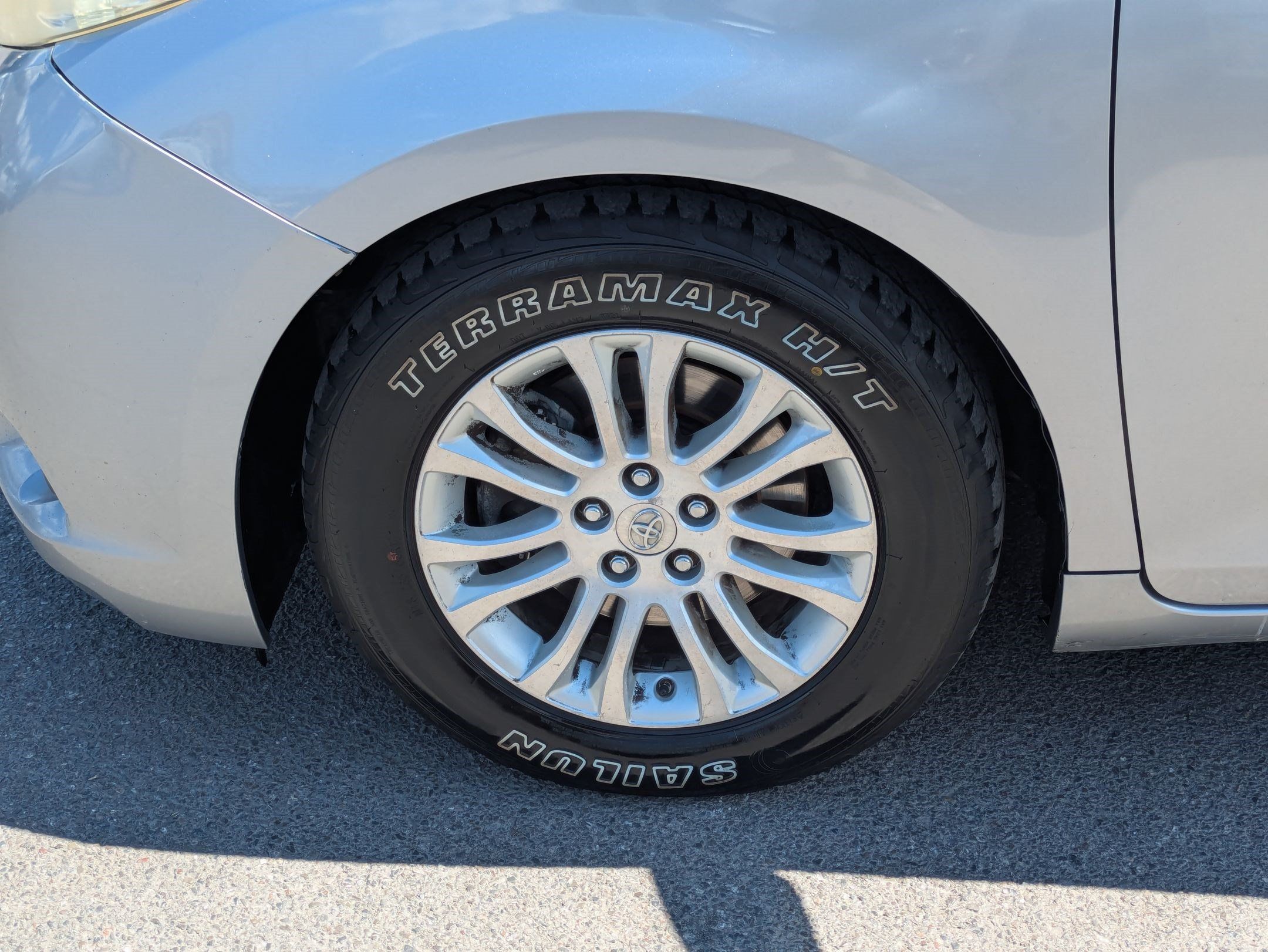 Used 2012 Toyota Sienna XLE w/ Entertainment Pkg FWD image 11