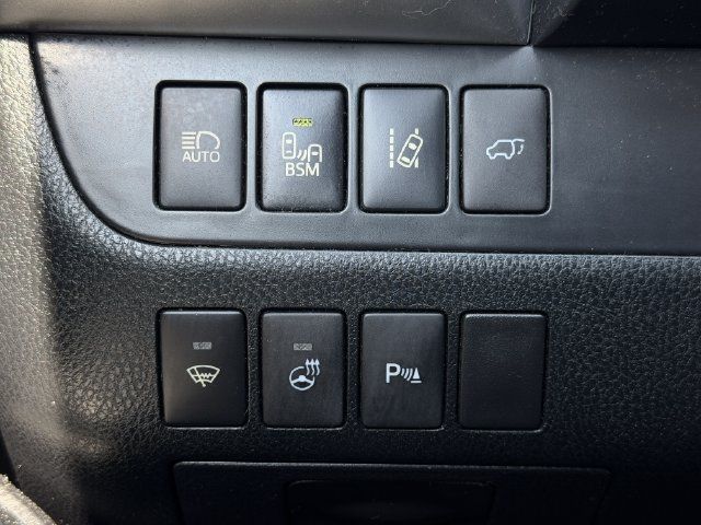 Used 2015 Toyota Highlander Limited Platinum AWD/4WD image 22