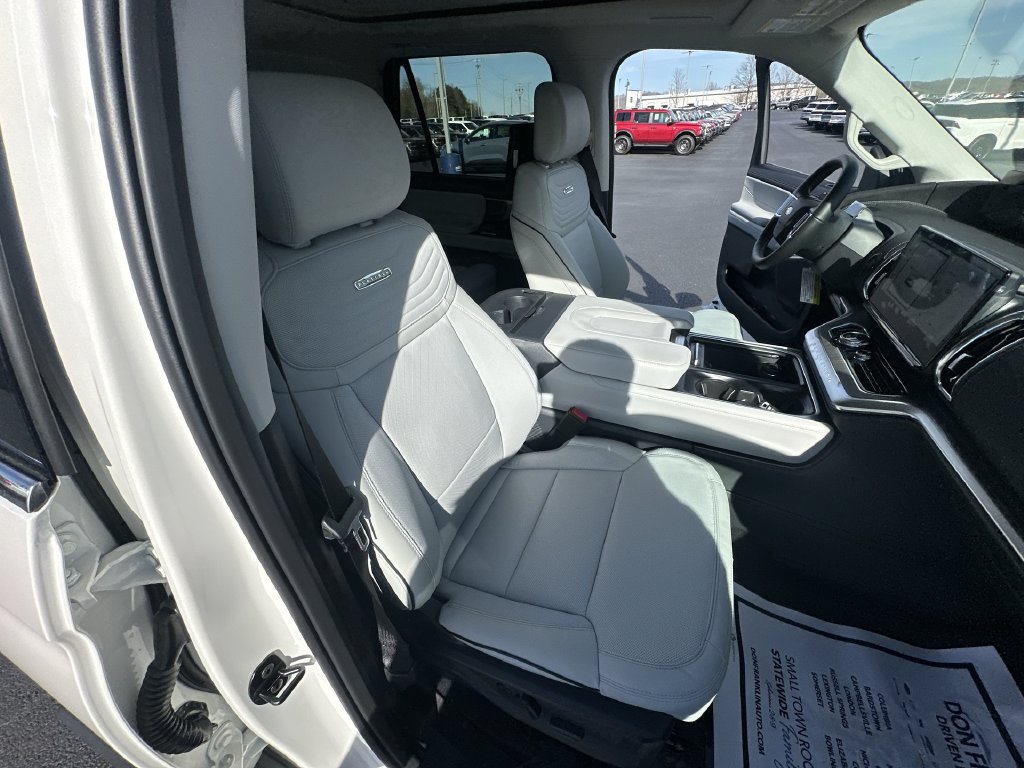 New 2026 Ford Expedition Platinum w/ Platinum Ultimate Package AWD/4WD image 32