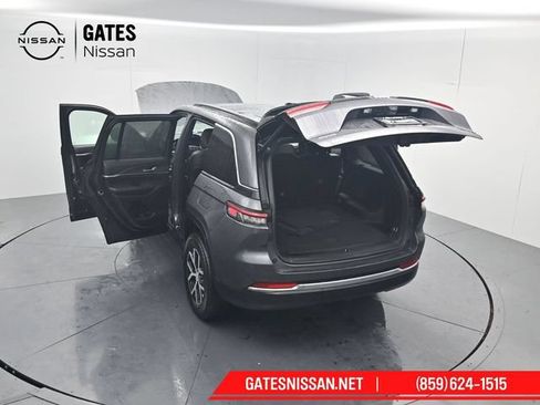 Used 2024 Jeep Grand Cherokee Limited w/ Trailer Tow Package AWD/4WD image 66