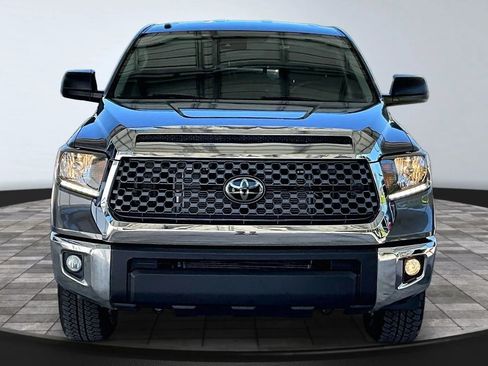 Used 2018 Toyota Tundra SR5 RWD image 2