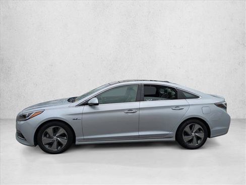 Used 2017 Hyundai Sonata Limited w/ Ultimate Package 02 image 4