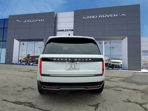 New 2025 Land Rover Range Rover Long Wheelbase SE image 4