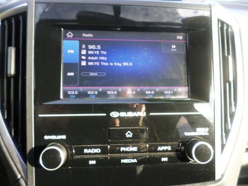 Used 2019 Subaru Crosstrek 2.0i image 11