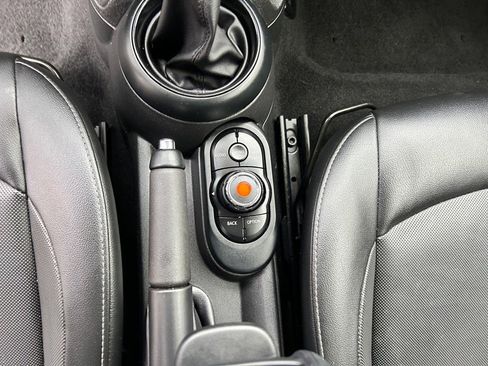 Used 2017 MINI Cooper 2-Door Hardtop image 24