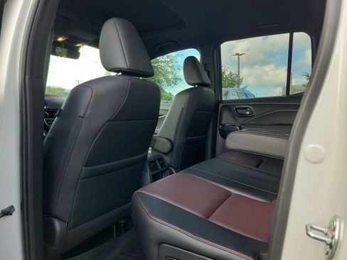 Used 2023 Honda Ridgeline Black Edition image 11