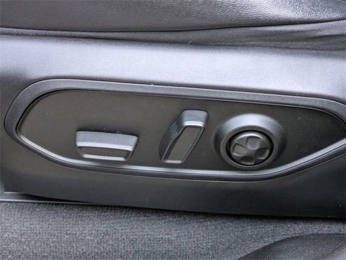 Used 2023 Jeep Grand Cherokee Limited image 21