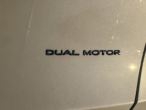 Used 2021 Tesla Model Y Long Range image 26