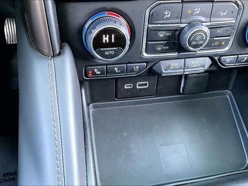 Used 2021 Chevrolet Tahoe High Country w/ Premium Package 2 image 33