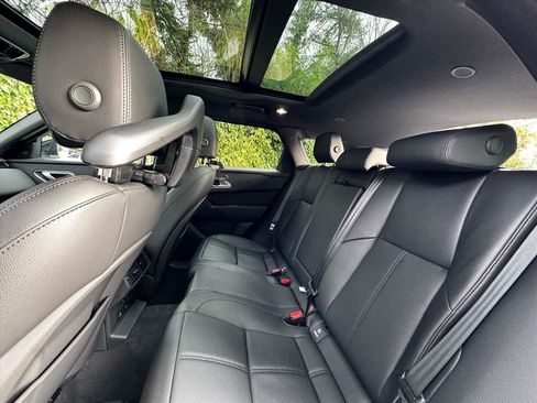 New 2026 Land Rover Range Rover Velar Dynamic SE image 15