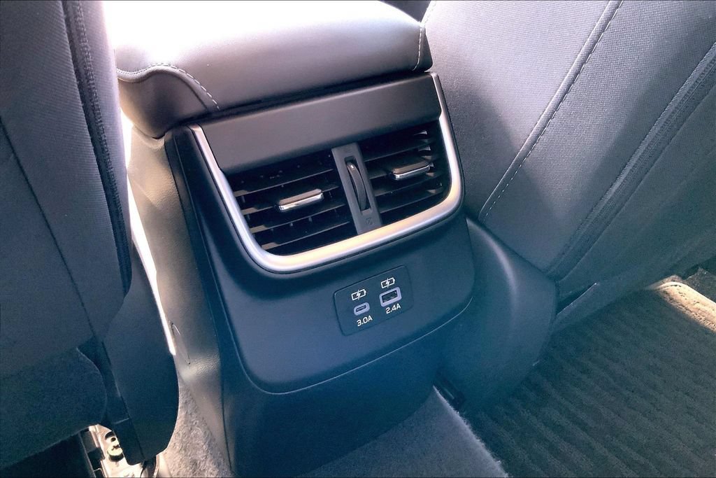 Used 2025 Subaru Outback Premium AWD/4WD image 10