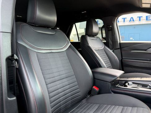 Certified 2025 Ford Explorer ST-Line w/ ST-Line Street Pack AWD/4WD image 30