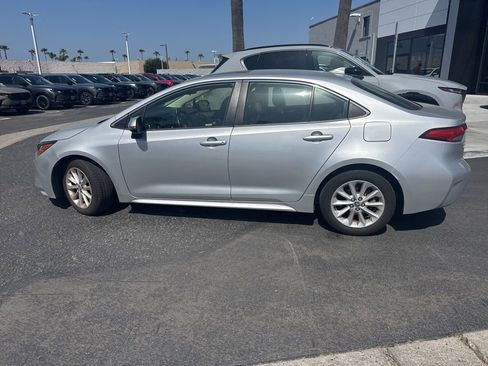 Used 2020 Toyota Corolla XLE w/ Carpet Mat Package (TMS) FWD image 9