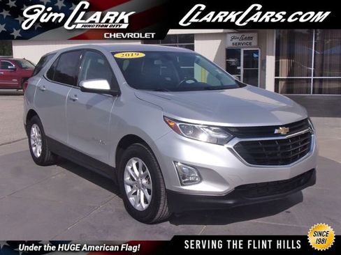 Used 2019 Chevrolet Equinox LT FWD image 1