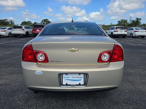 Used 2010 Chevrolet Malibu LT FWD image 5
