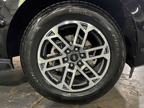 Used 2025 Ford Expedition Active AWD/4WD image 9