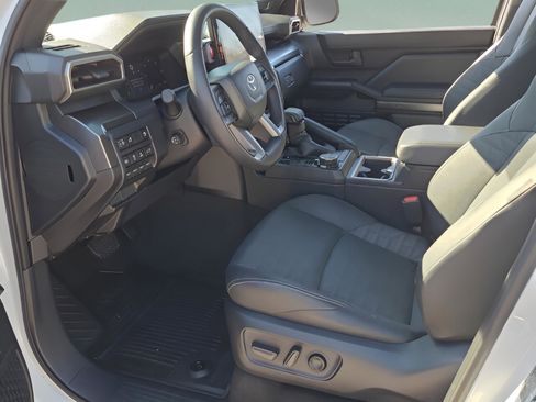 Used 2025 Toyota 4Runner TRD Off-Road Premium image 14